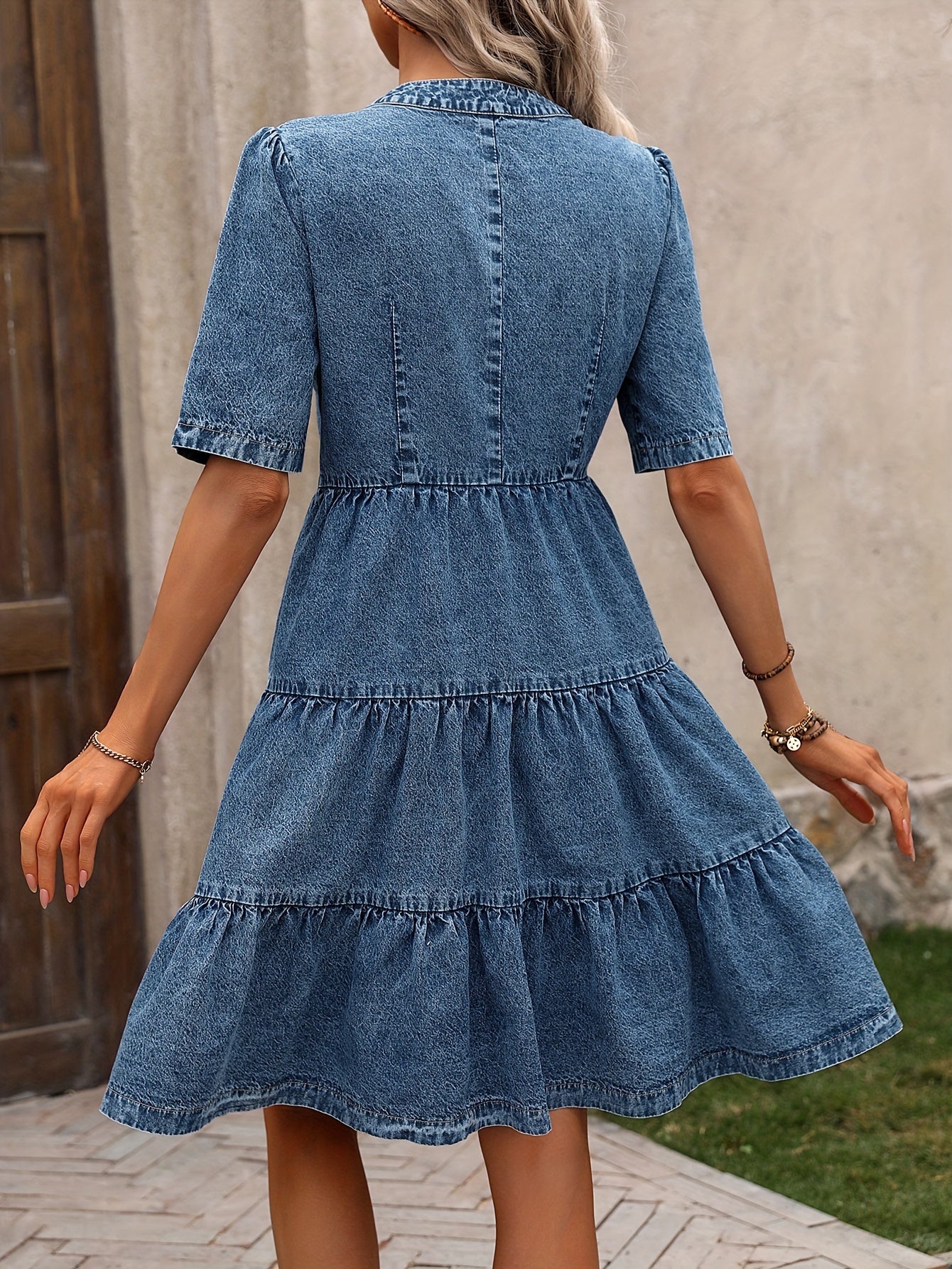 Elyna – Robe en denim courte à volants, manches courtes, col V