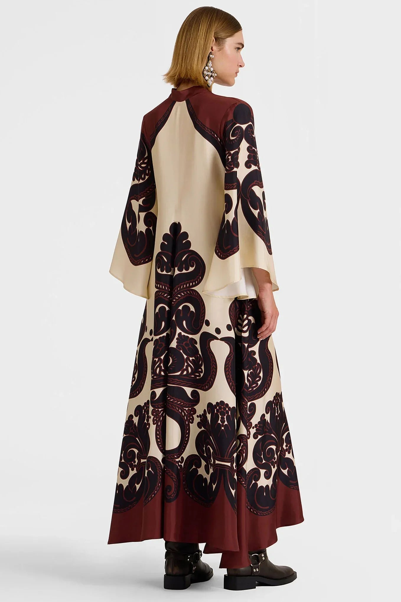 Robe en satin à imprimé grenadille