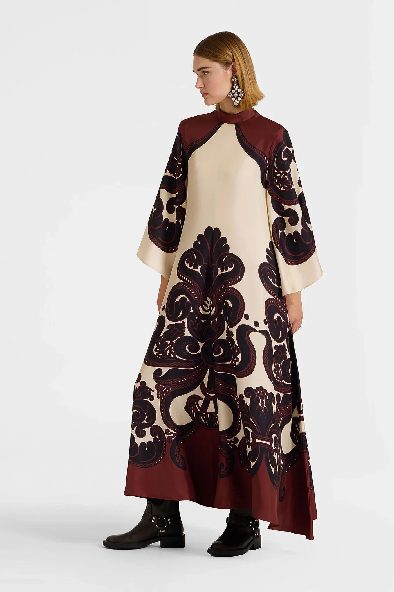 Robe en satin à imprimé grenadille